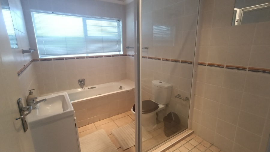To Let 3 Bedroom Property for Rent in Rouxville Western Cape